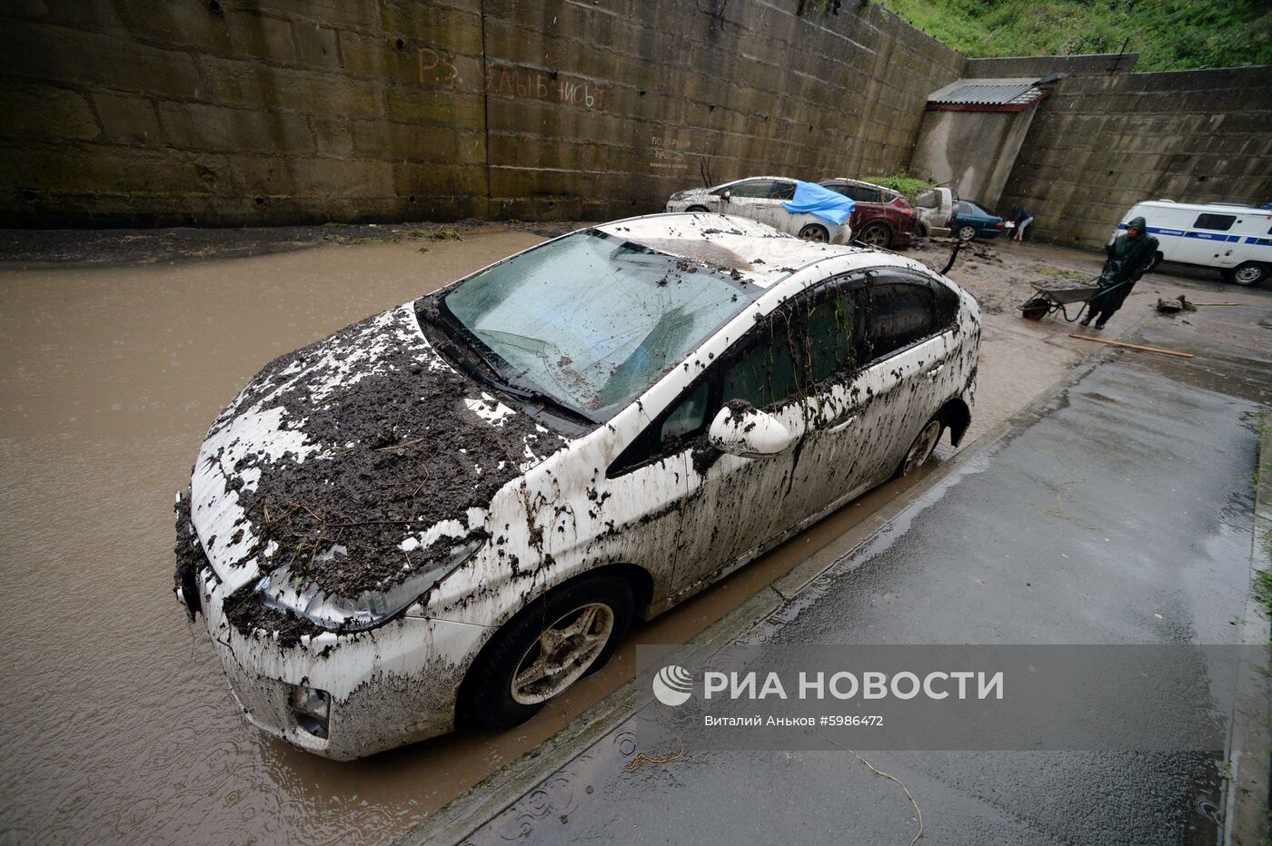 Последствия сильного дождя во Владивостоке