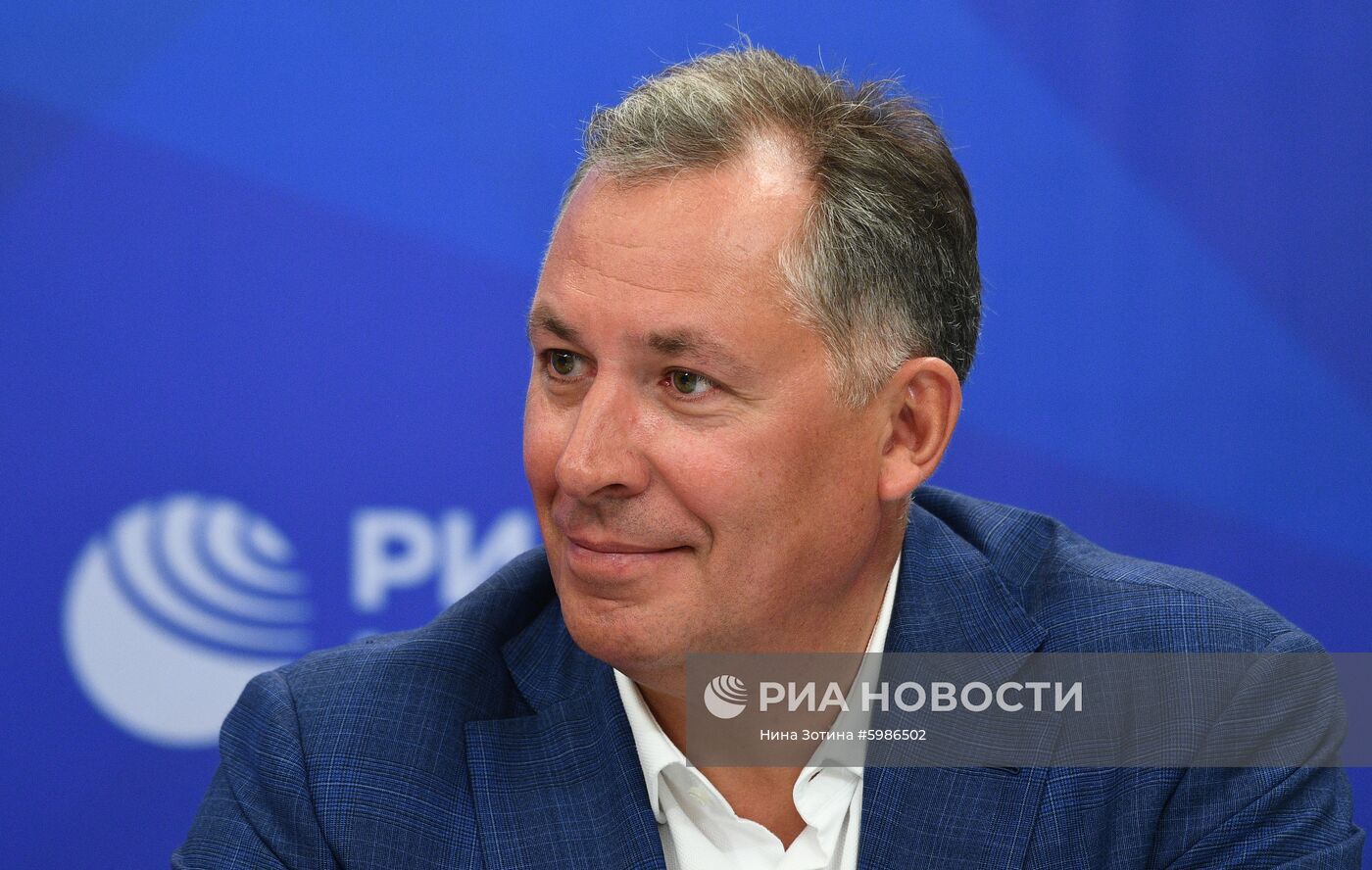 П/к президента ОКР С. Позднякова и фигуристки Е. Медведевой