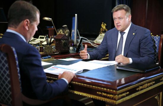 Премьер-министр РФ Д. Медведев встретился с губернатором Рязанской области Н. Любимовым