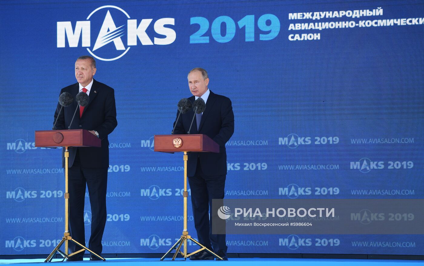 Президент РФ В. Путин и президент Турции Р. Т. Эрдоган посетили авиасалон МАКС-2019