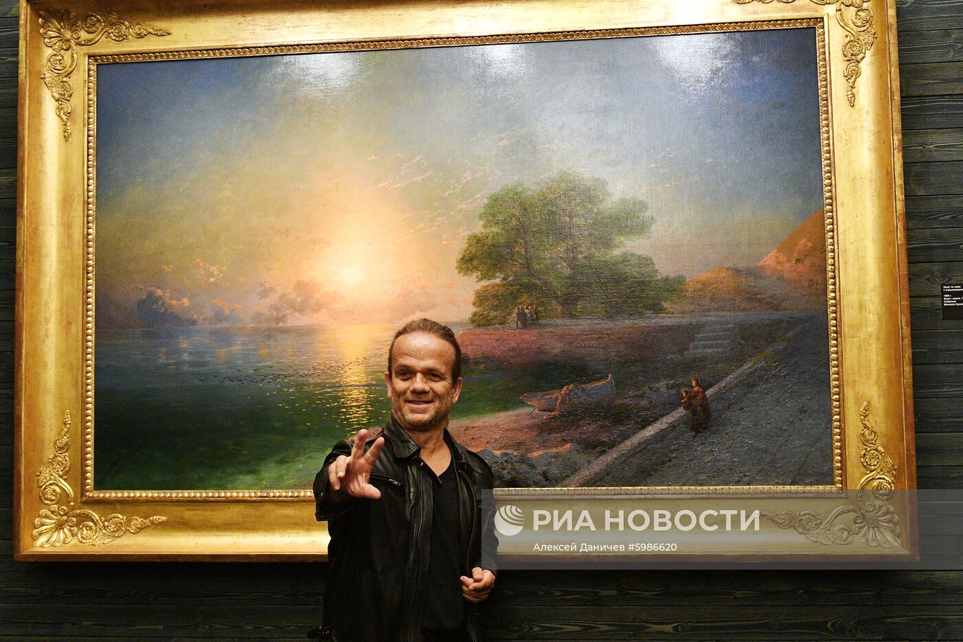 Паспарту из шоу "Форт Боярд" посетил Кронштадт