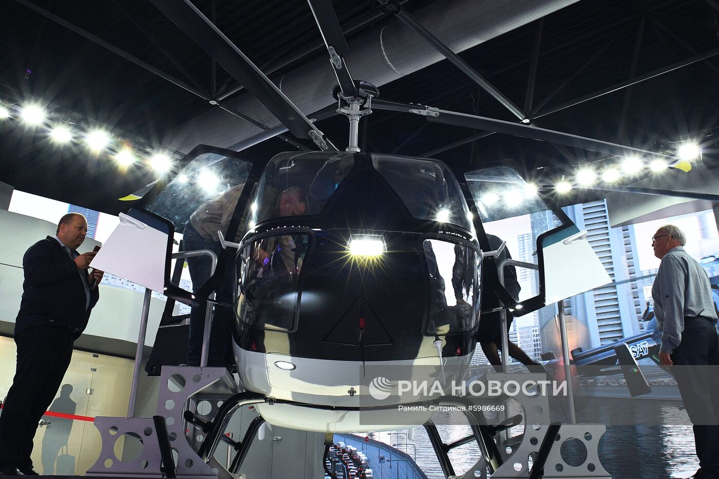 Открытие Международного авиационно-космического салона МАКС-2019