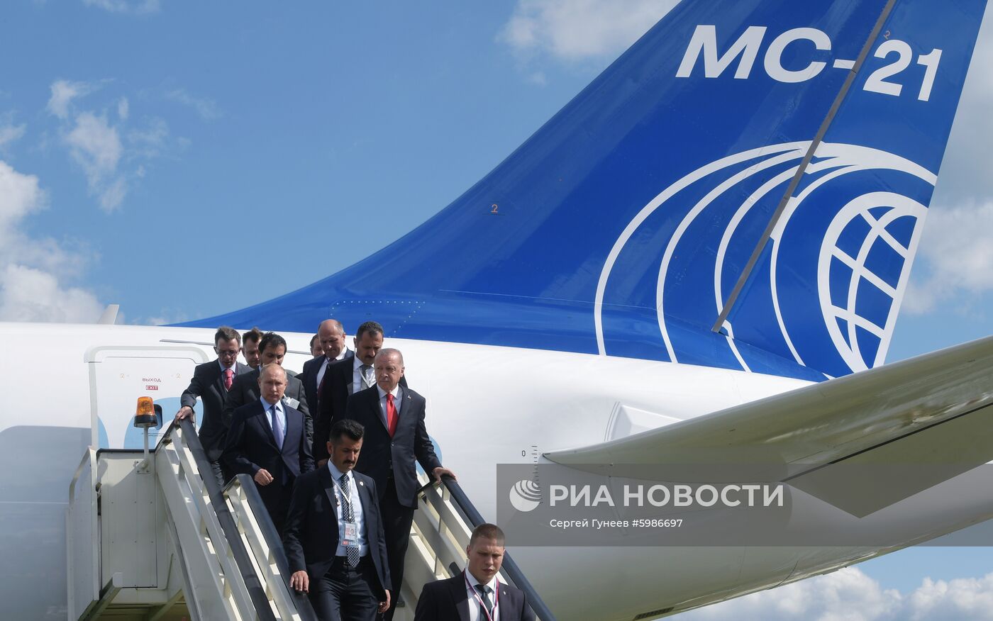 Президент РФ В. Путин и президент Турции Р. Т. Эрдоган посетили авиасалон МАКС-2019
