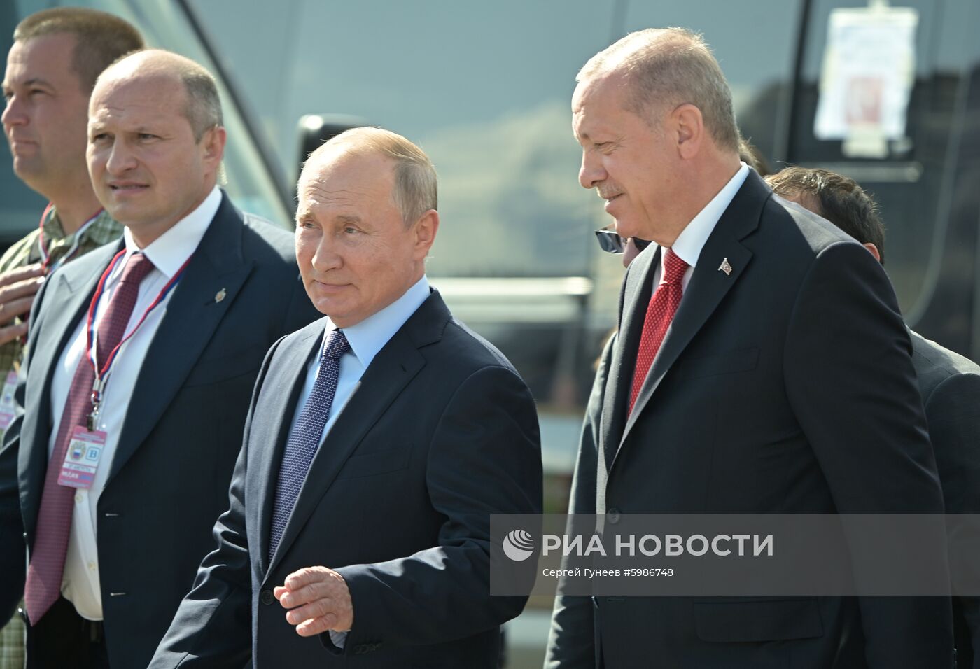 Президент РФ В. Путин и президент Турции Р. Т. Эрдоган посетили авиасалон МАКС-2019