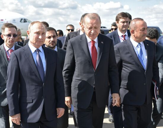 Президент РФ В. Путин и президент Турции Р. Т. Эрдоган посетили авиасалон МАКС 2019