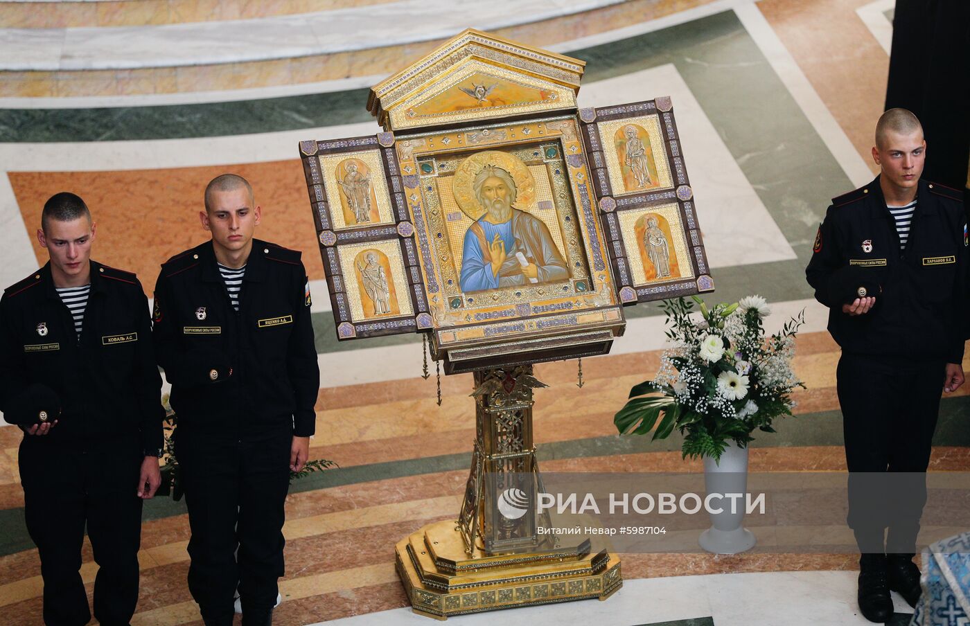 Главную икону Военно-морского флота РФ доставили в Калининград