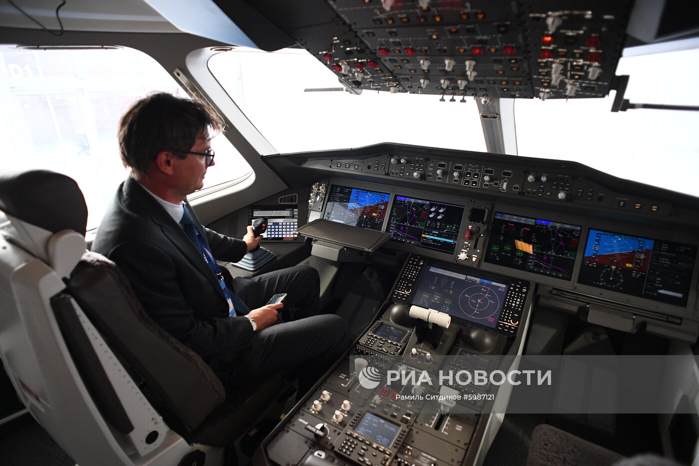 Открытие Международного авиационно-космического салона МАКС-2019