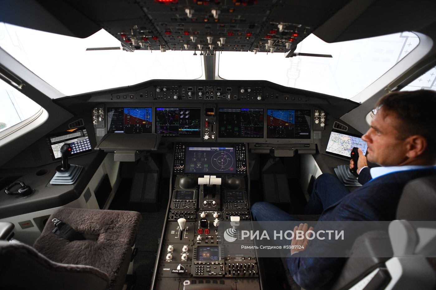 Открытие Международного авиационно-космического салона МАКС-2019