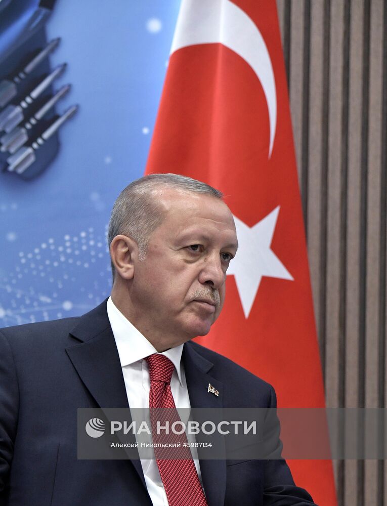 Президент РФ В. Путин и президент Турции Р. Т. Эрдоган посетили авиасалон МАКС 2019