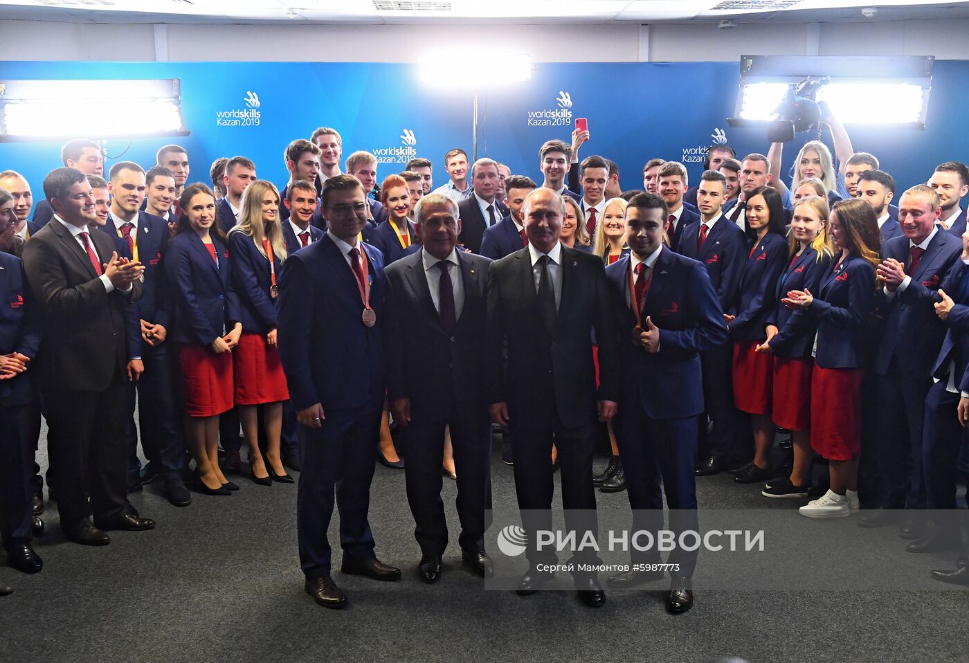 Президент РФ В. Путин принял участие в церемонии закрытия чемпионата мира WorldSkills 2019 в Казани