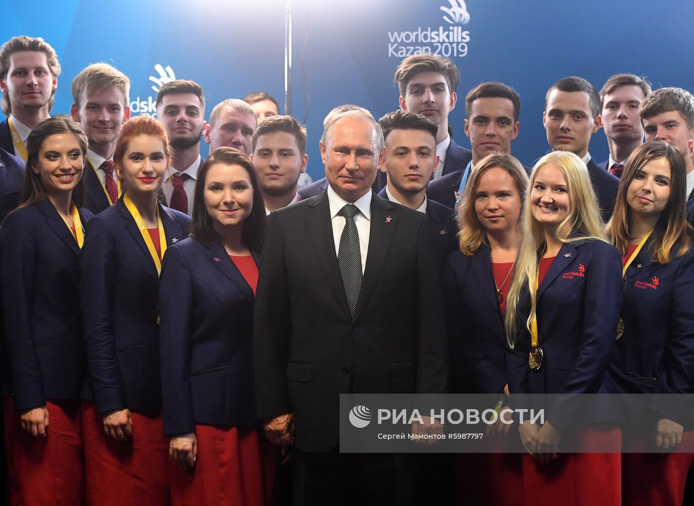 Президент РФ В. Путин принял участие в церемонии закрытия чемпионата мира WorldSkills 2019 в Казани