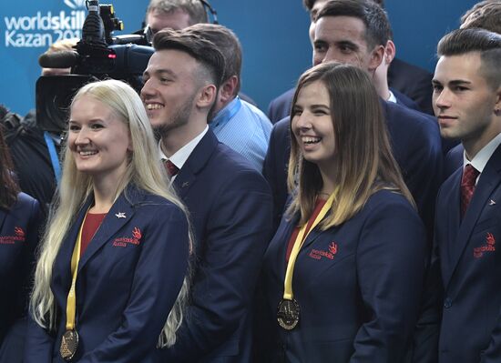 Президент РФ В. Путин принял участие в церемонии закрытия чемпионата мира WorldSkills 2019 в Казани