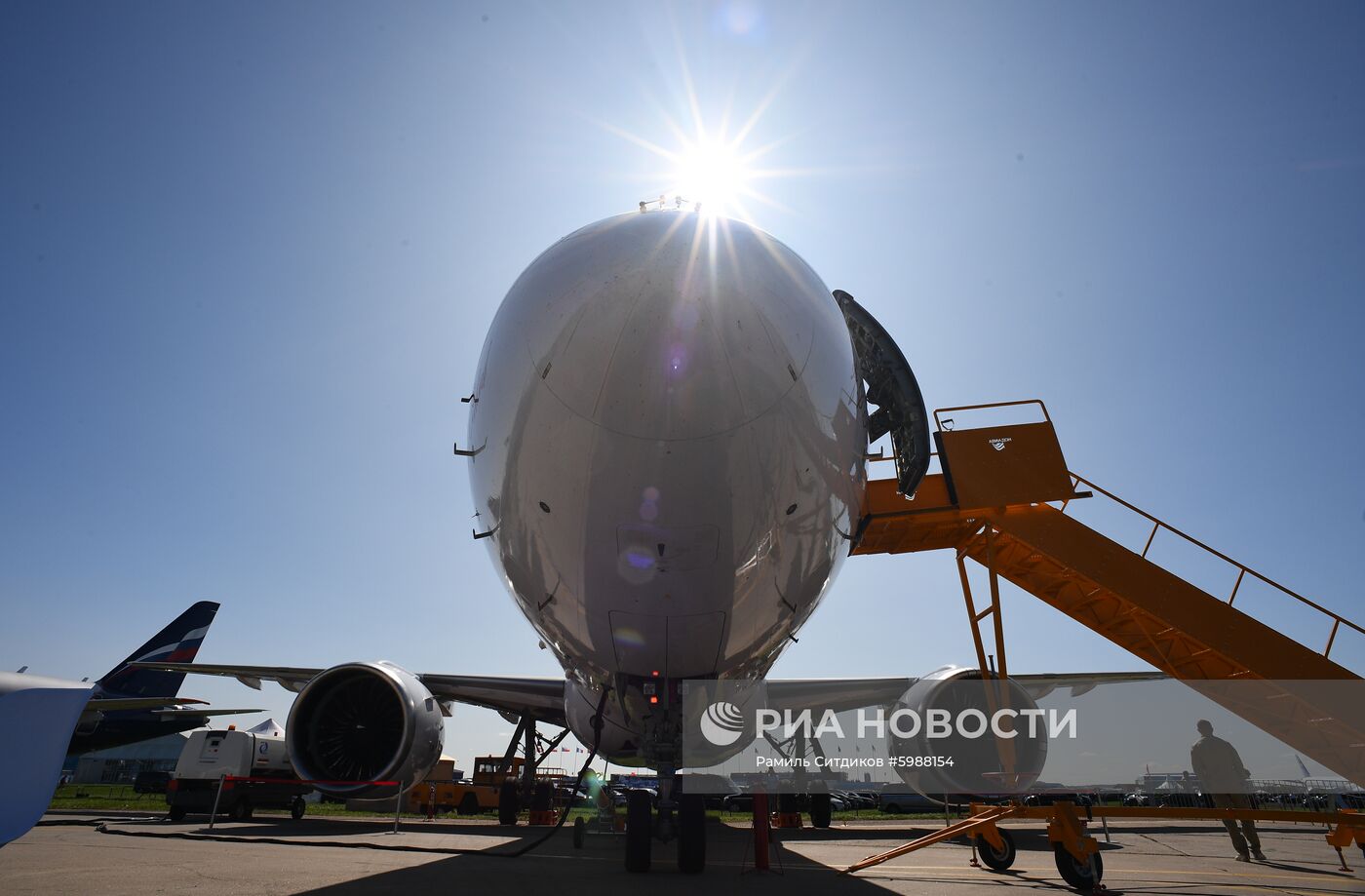 Международный авиационно-космический салон МАКС-2019. День второй 