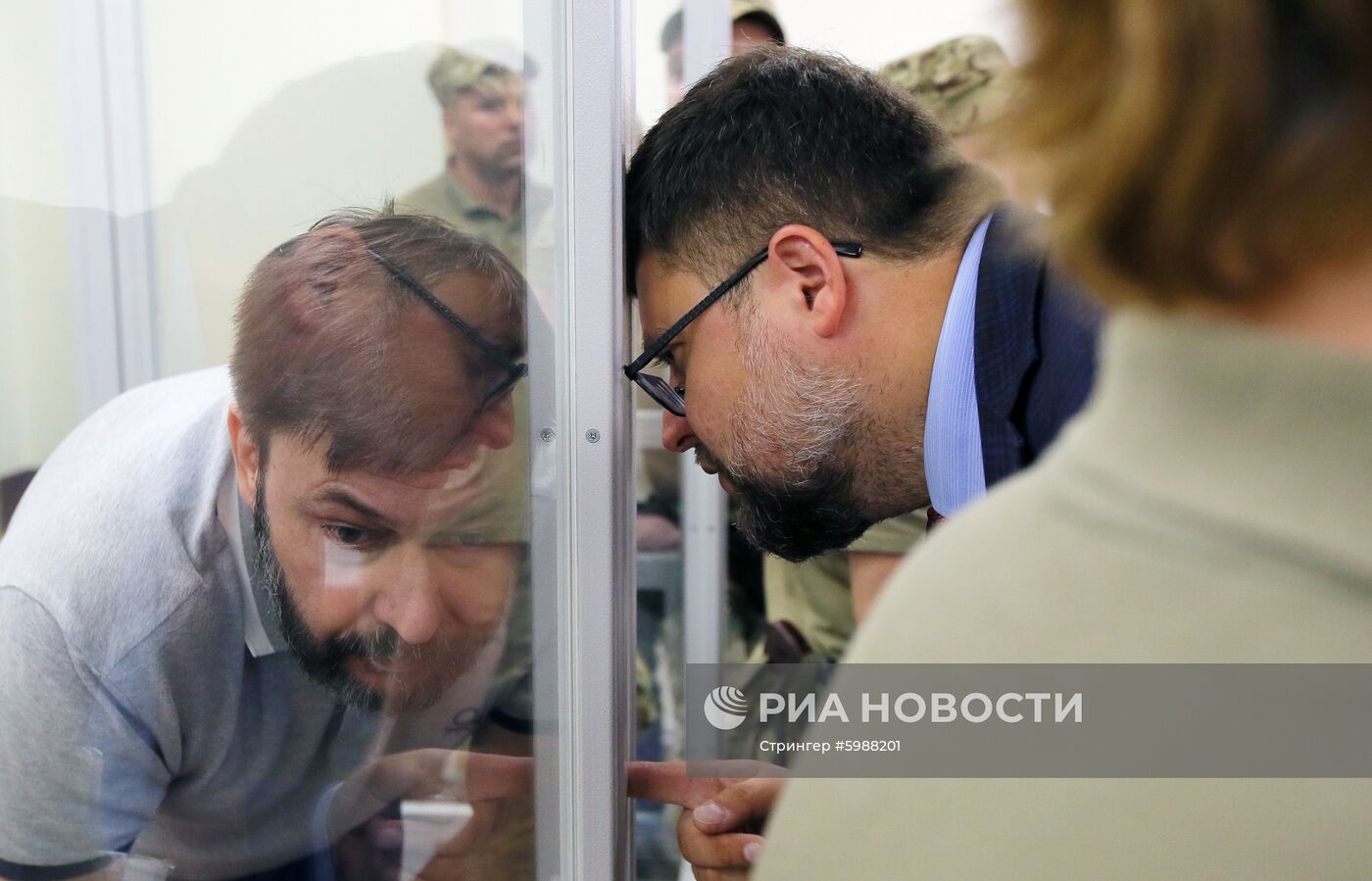 Суд отпустил Кирилла Вышинского