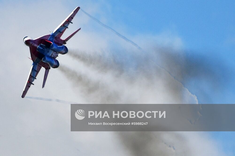 Международный авиационно-космический салон МАКС-2019. День второй 