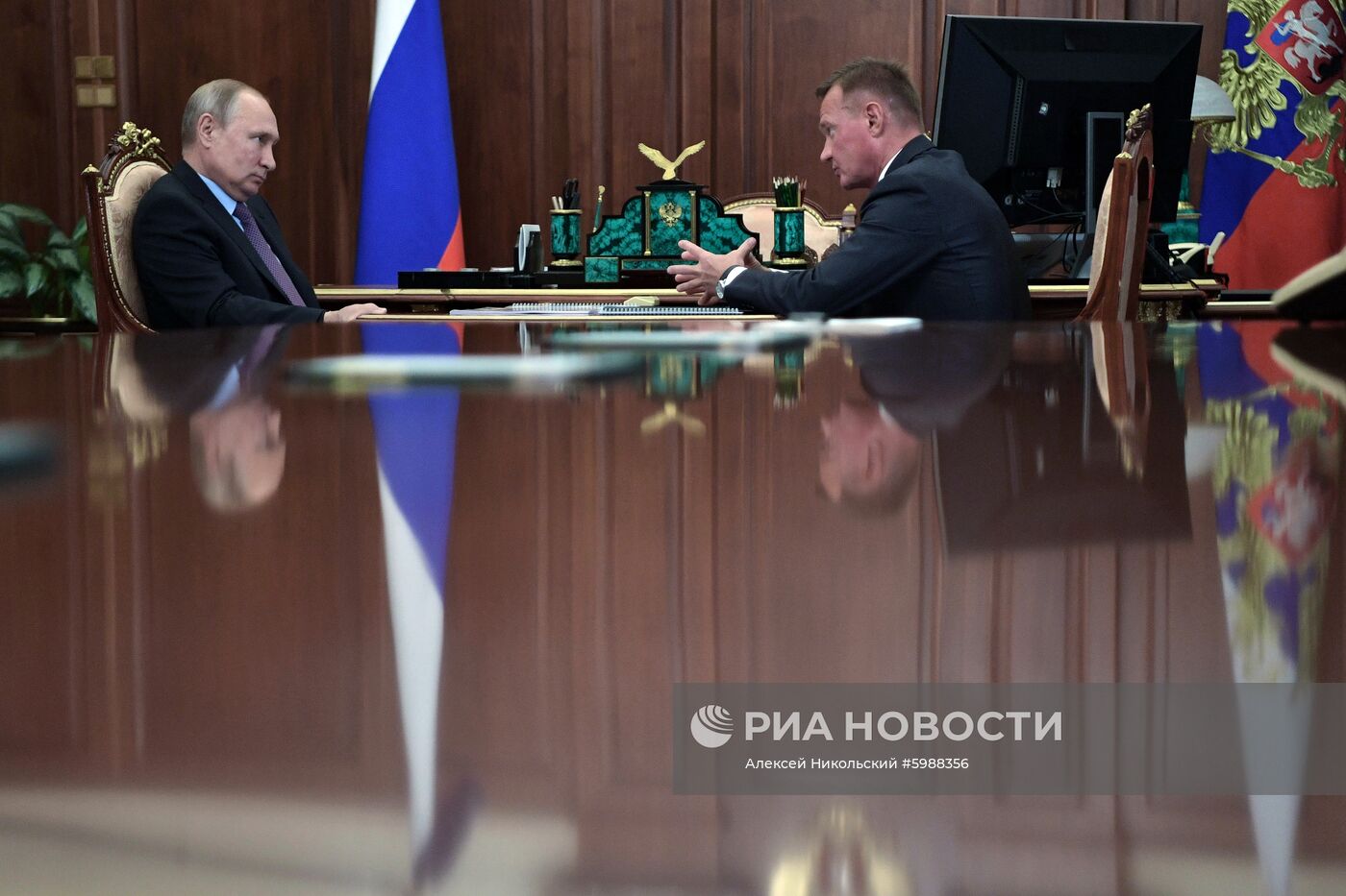 Президент РФ В. Путин встретился с врио губернатора Курской области Р. Старовойтом