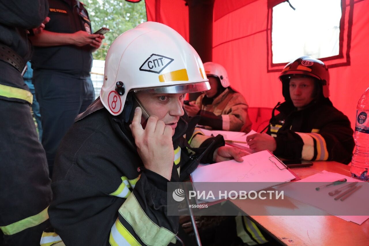 В Новосибирске на рабочих обрушилась стена строящегося здания