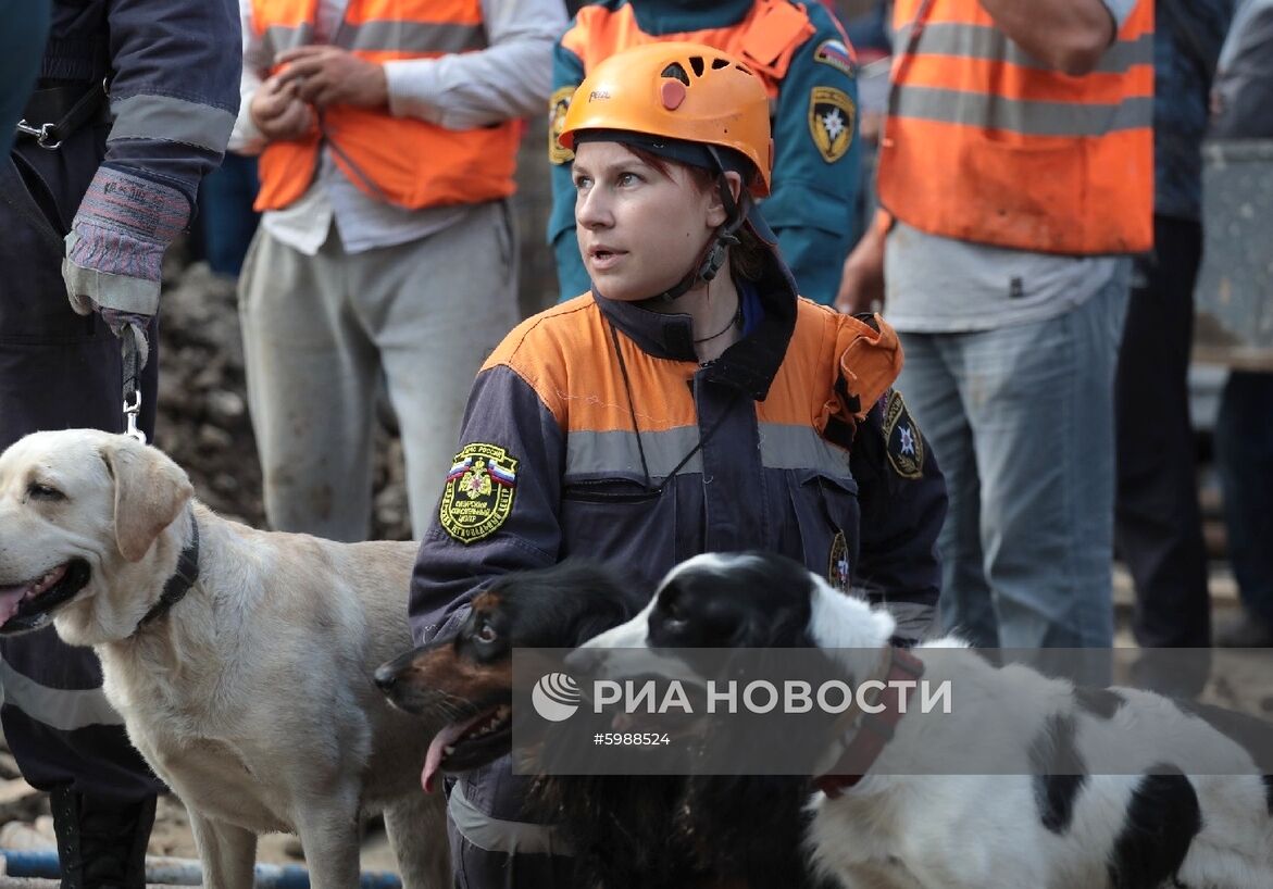 В Новосибирске на рабочих обрушилась стена строящегося здания