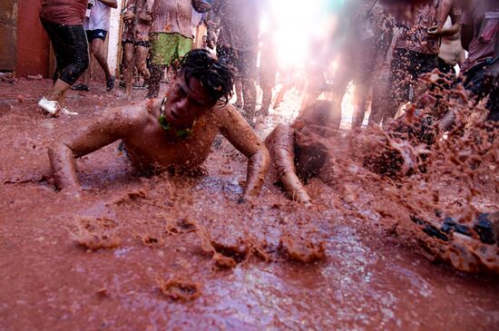 Праздник La Tomatina в Валенсии