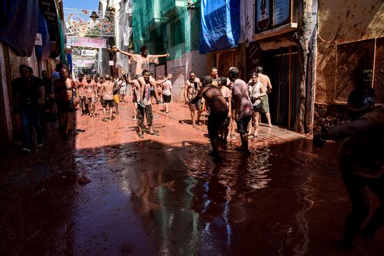 Праздник La Tomatina в Валенсии