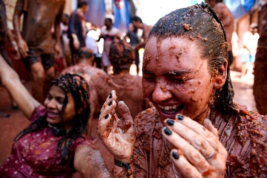 Праздник La Tomatina в Валенсии