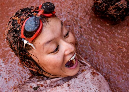 Праздник La Tomatina в Валенсии