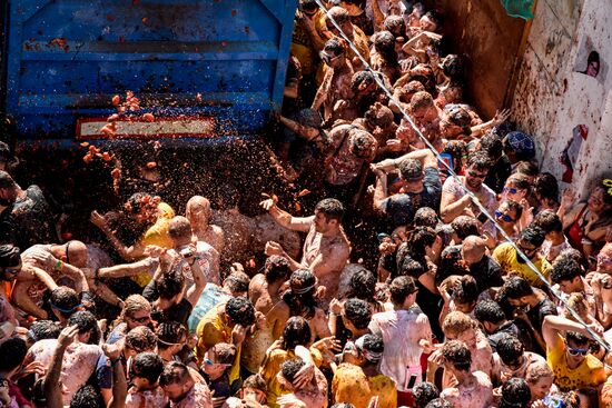 Праздник La Tomatina в Валенсии