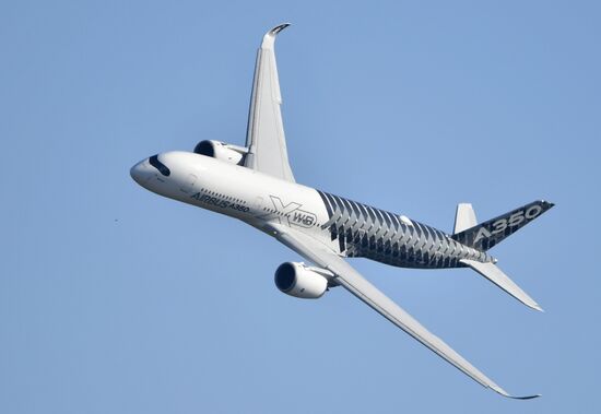 Международный авиационно-космический салон МАКС-2019. День второй 