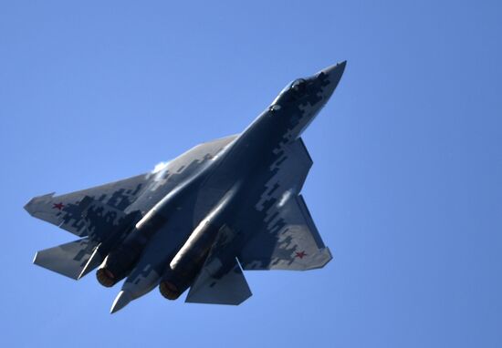 Международный авиационно-космический салон МАКС-2019. День второй 