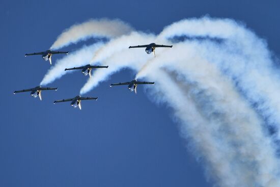 Международный авиационно-космический салон МАКС-2019. День второй 
