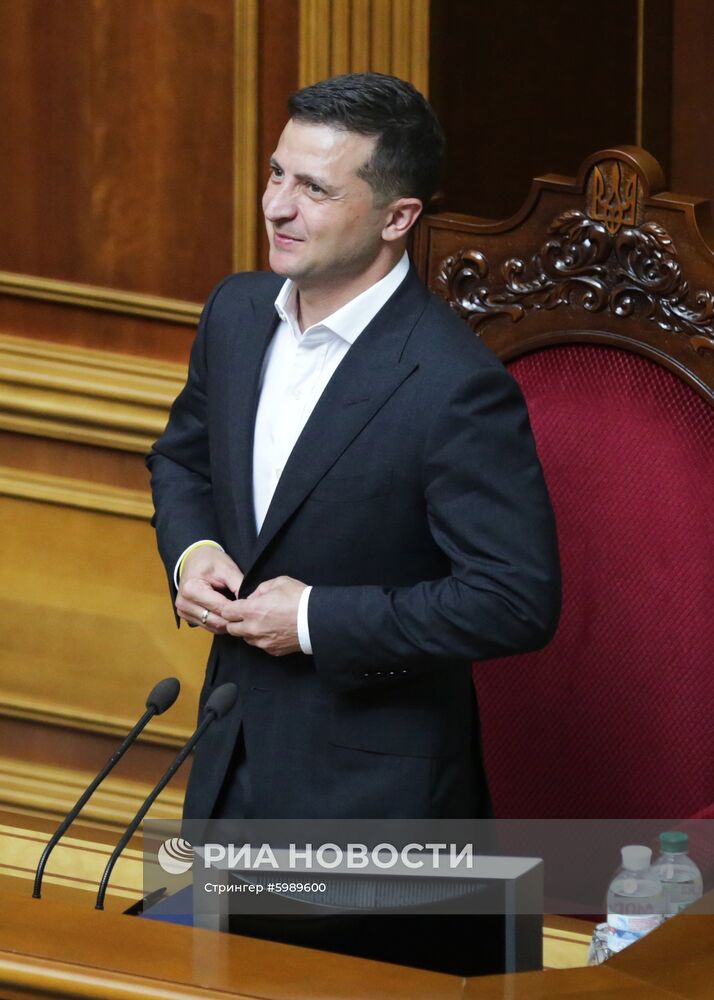 Первое заседание Верховной рады Украины нового созыва