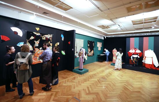 Выставка "Неповторимый мир театра: Япония"