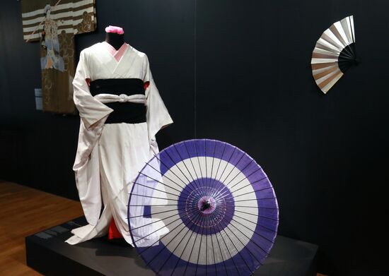 Выставка "Неповторимый мир театра: Япония"