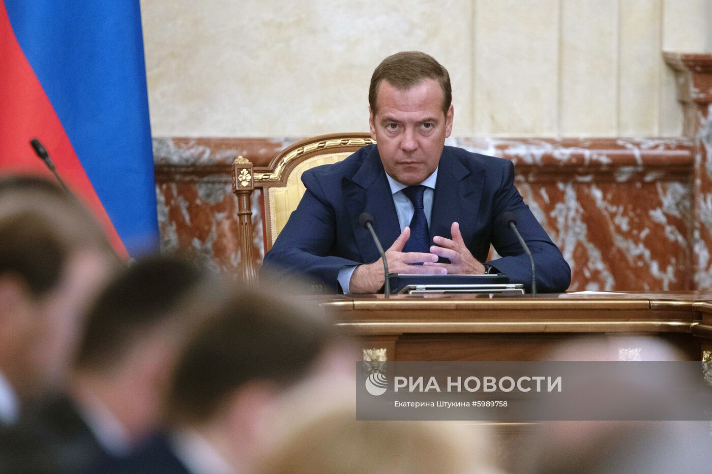 Премьер-министр РФ Д. Медведев провел заседание правительства РФ