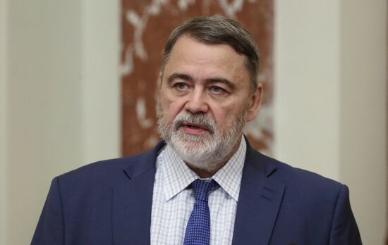 Премьер-министр РФ Д. Медведев провел заседание правительства РФ