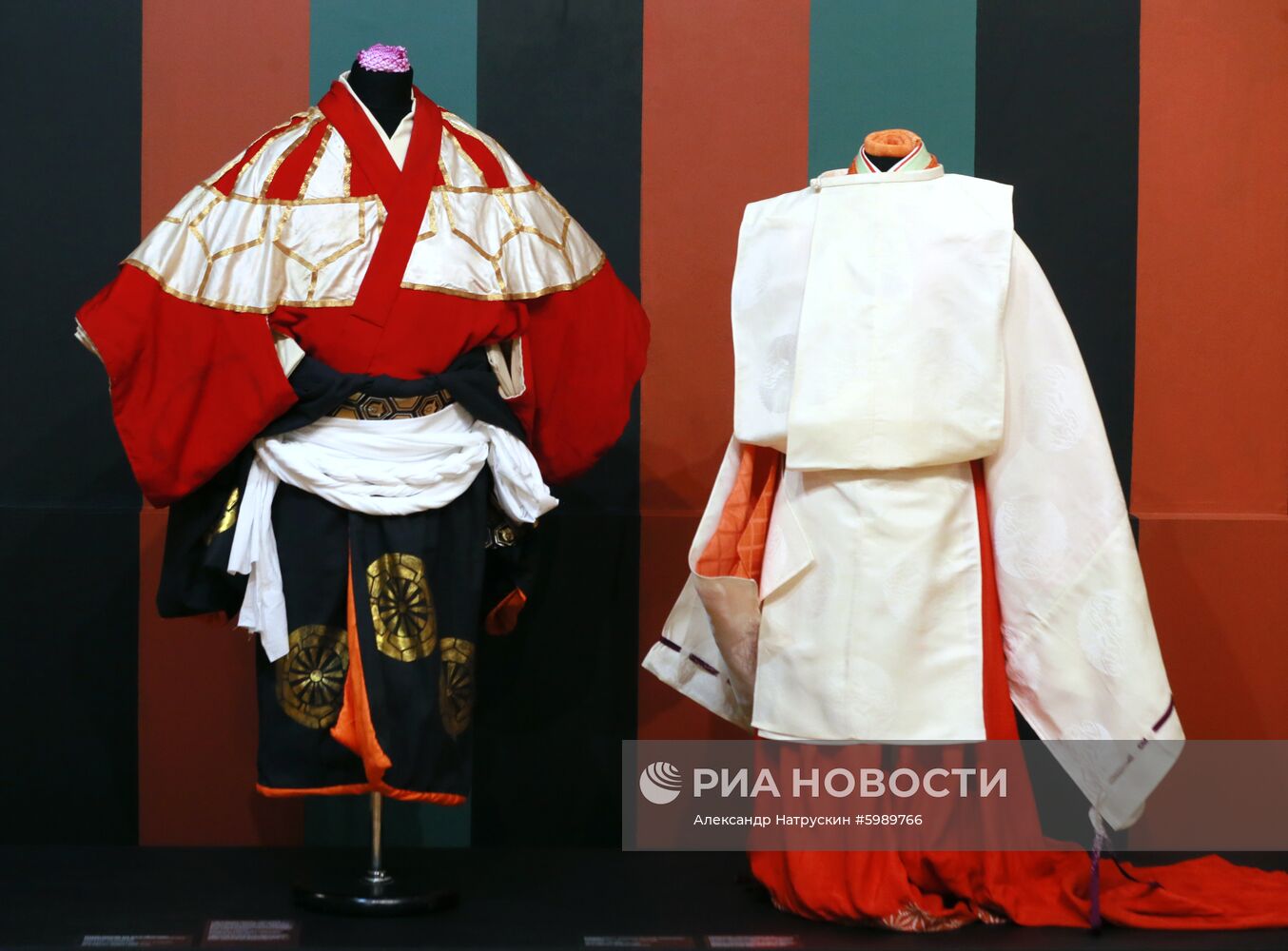 Выставка "Неповторимый мир театра: Япония"
