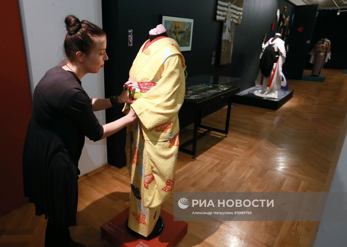 Выставка "Неповторимый мир театра: Япония"