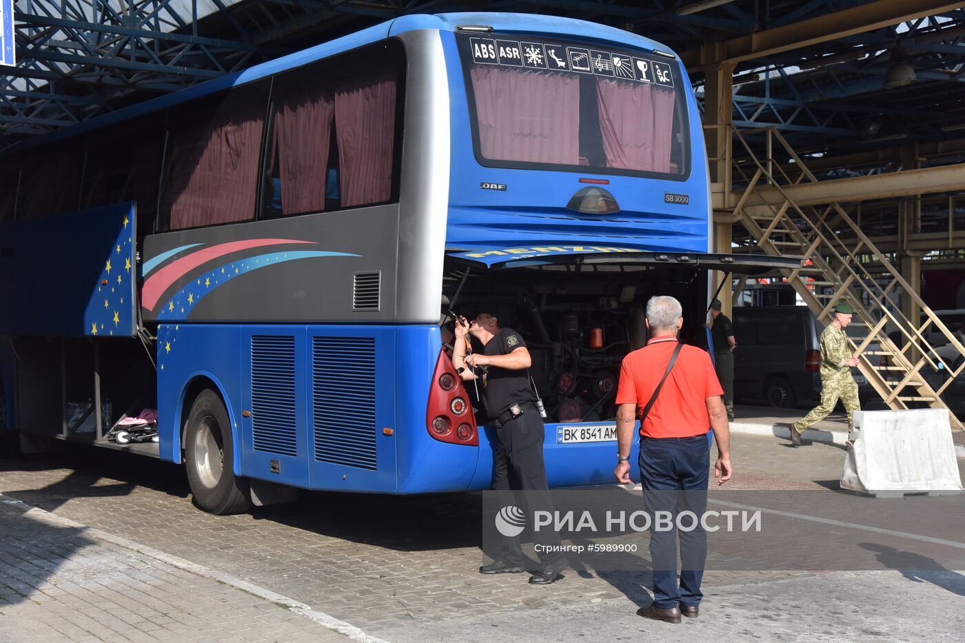КПП "Краковец-Корчова" на границе между Украиной и Польшей