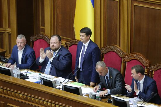 Первое заседание Верховной рады Украины нового созыва