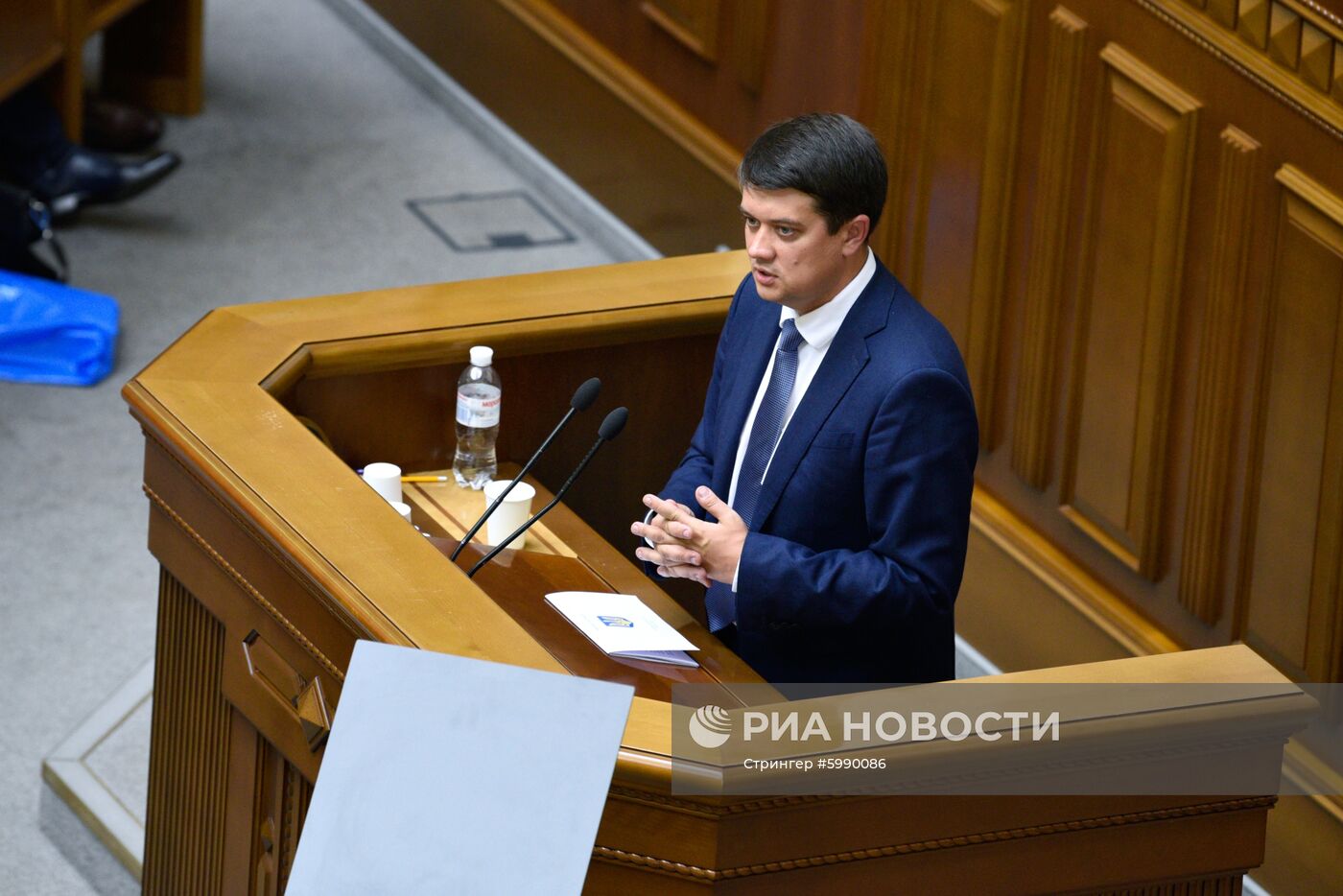 Первое заседание Верховной рады Украины нового созыва