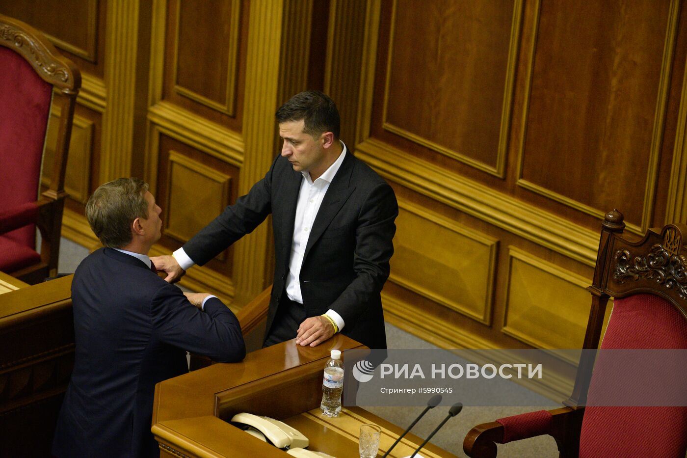 Первое заседание Верховной рады Украины нового созыва