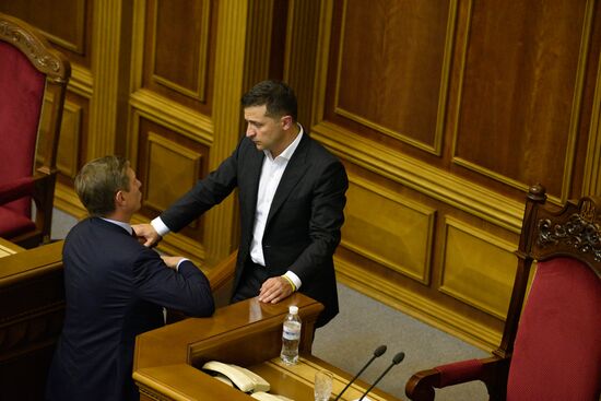 Первое заседание Верховной рады Украины нового созыва