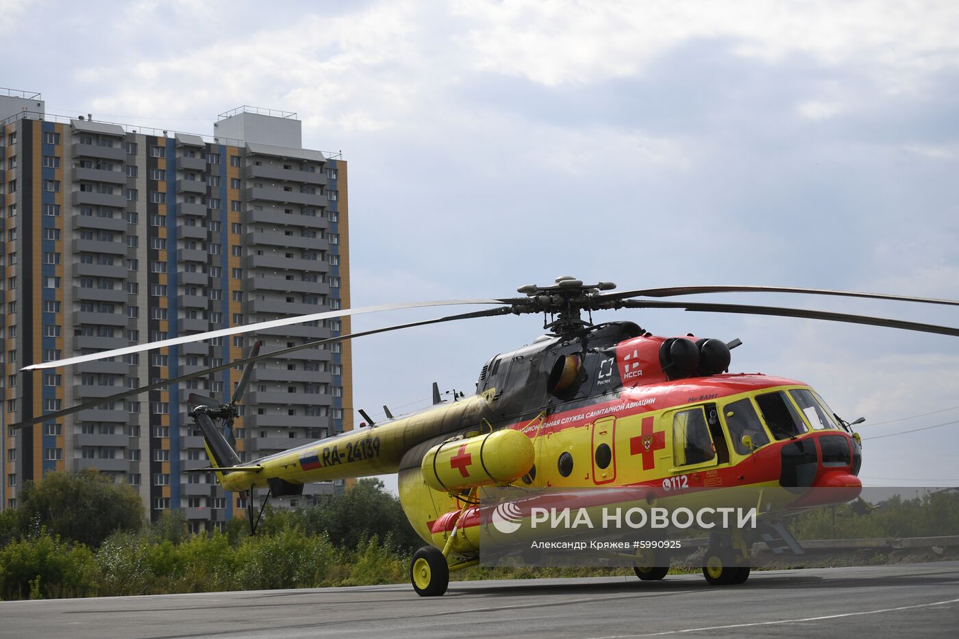 Вертолет санавиации Ми-8 АМТ передан Новосибирской области