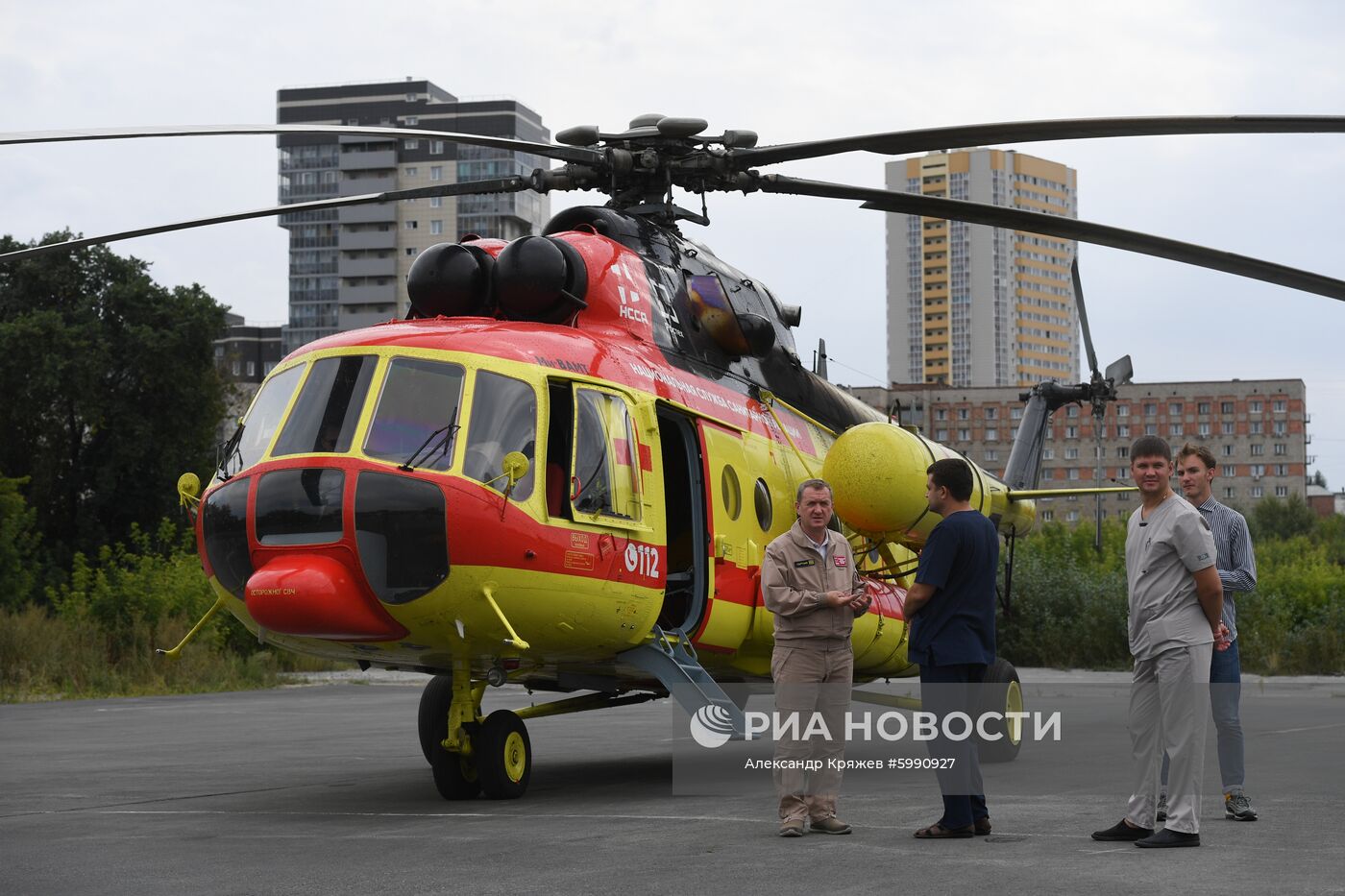 Вертолет санавиации Ми-8 АМТ передан Новосибирской области
