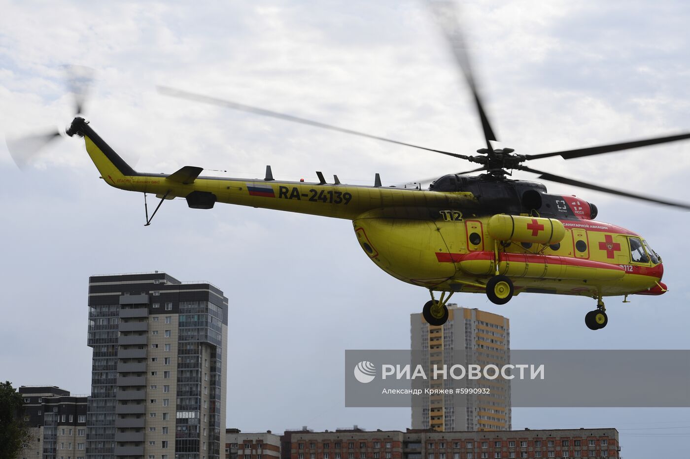 Вертолет санавиации Ми-8 АМТ передан Новосибирской области