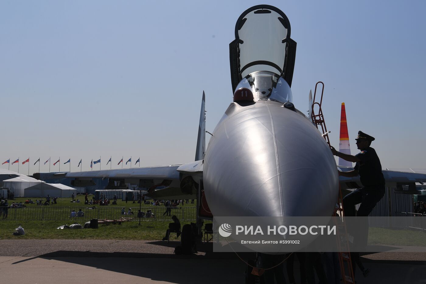 Многоцелевой истребитель Су-35С на Международном авиационно-космическом салоне МАКС-2019 в подмосковном Жуковском. Место: Россия, Московская область, Жуковский. Автор: Евгений Биятов/РИА Новости. Международный авиационно-космический салон МАКС-2019. День четвертый