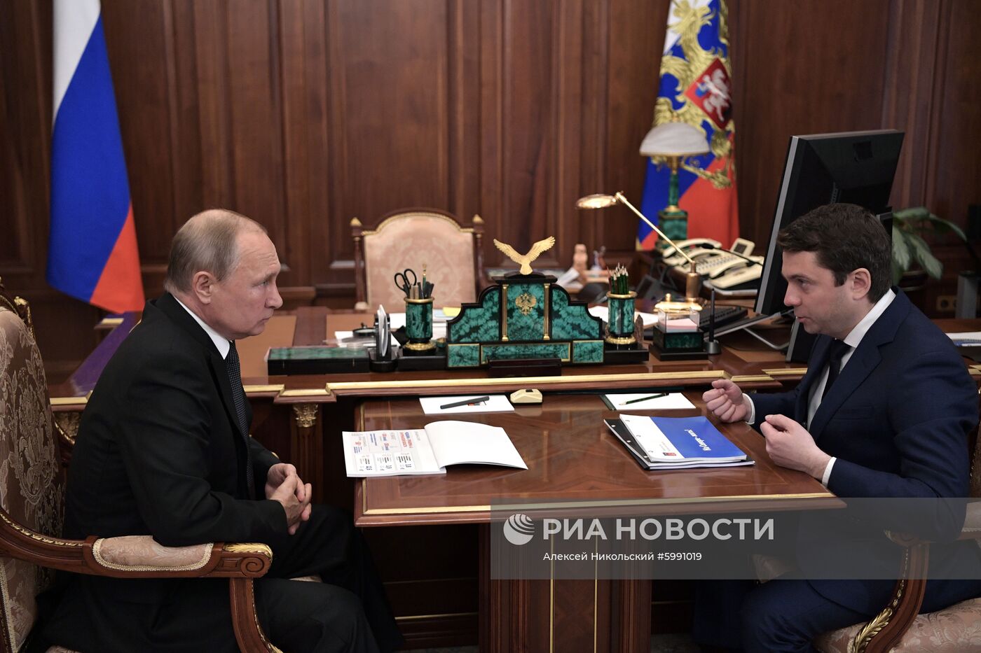 Президент РФ В. Путин встретился с врио губернатора Мурманской области А. Чибисом