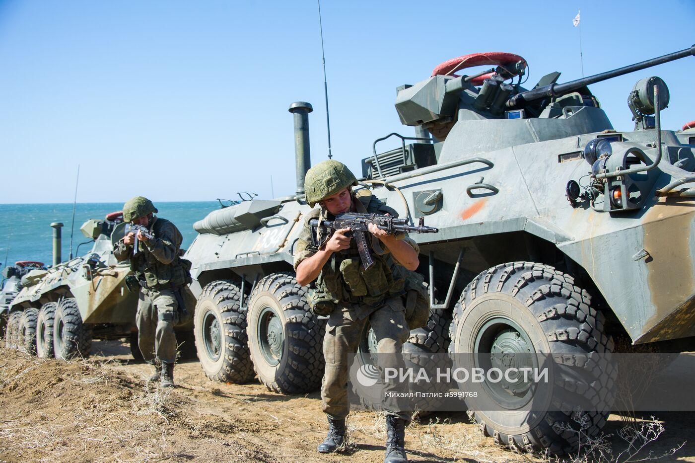 Учения по высадке десанта в Крыму