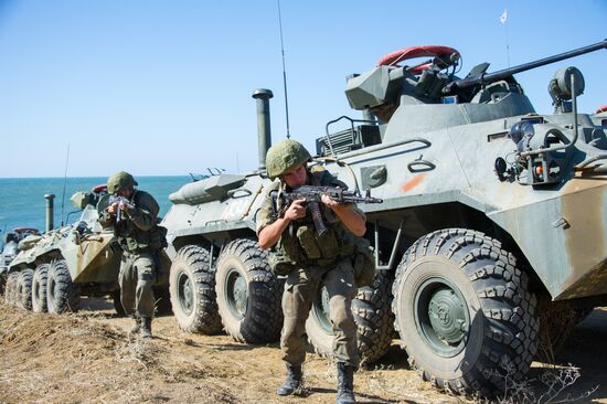 Учения по высадке десанта в Крыму