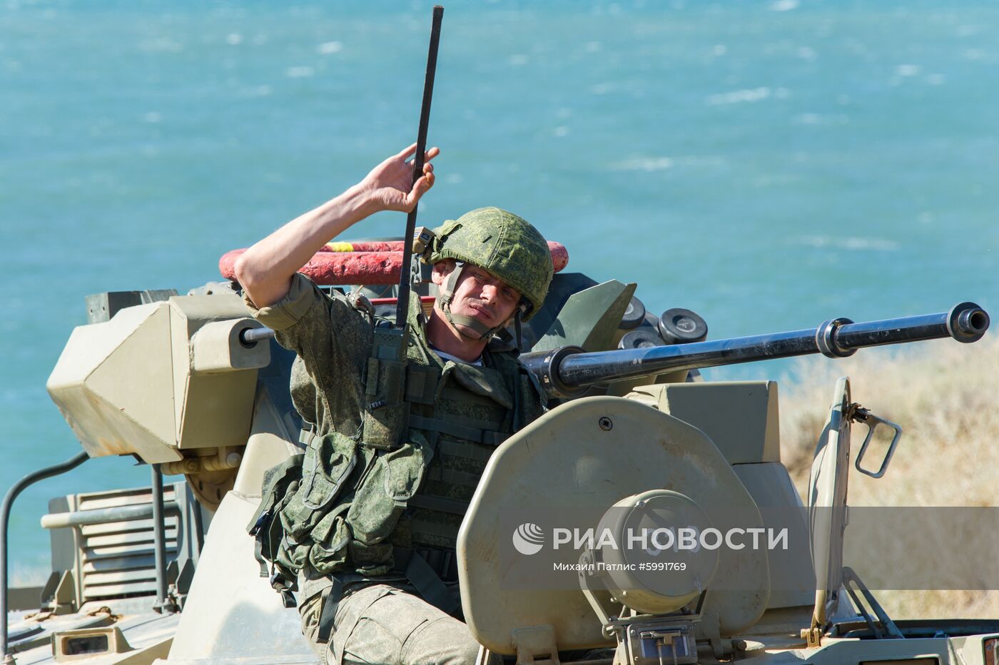 Учения по высадке десанта в Крыму